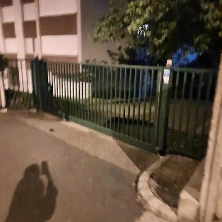 Grand Fonctionnel Et Calme Sur Lyon8 A 2 Pas Du Metro Apartment *